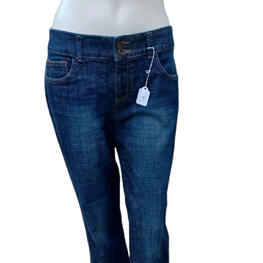 432410..Tommy Hilfiger Crop Jeans Size 6, W30" 23"Inseam 9"Rise